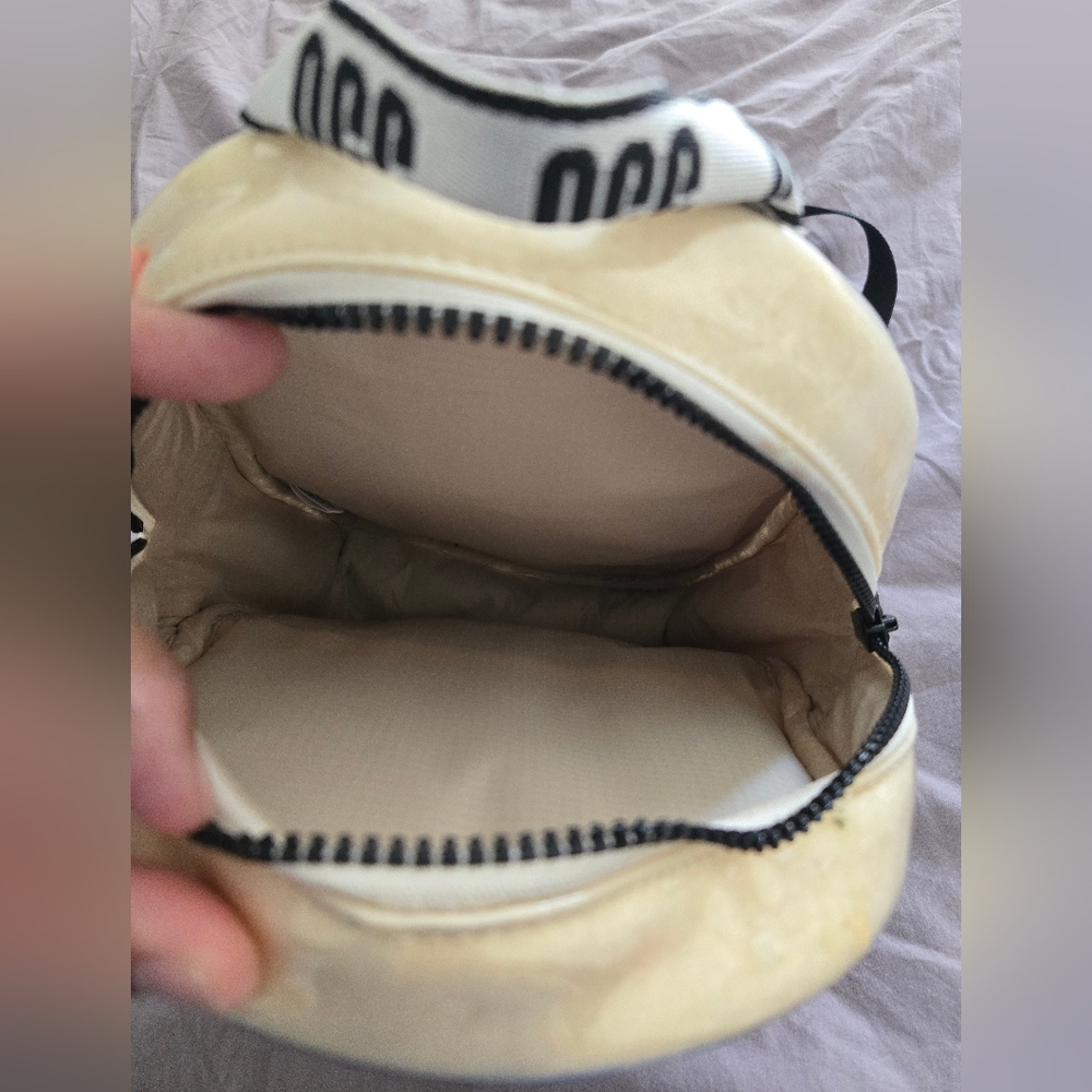 UGG Cream Mini Backpack - Picture 3 of 4